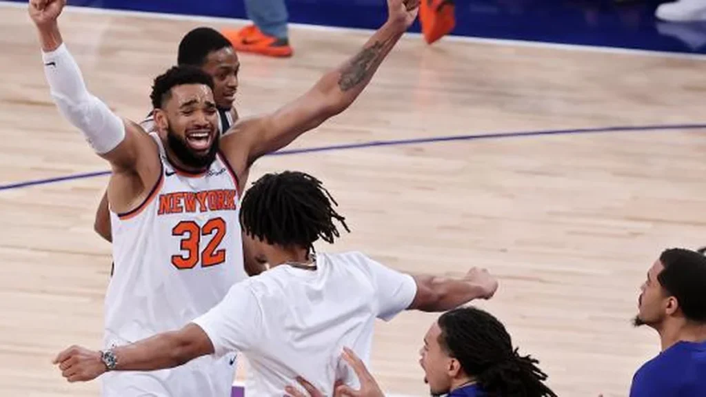 Knicks surpreendem com virada histórica, vencem Spurs por 3 a 1 e ficam a uma vitória do título da N