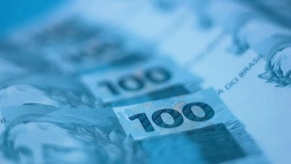 Paraná adota salário mínimo regional de até R$ 2.407 e supera São Paulo e Rio