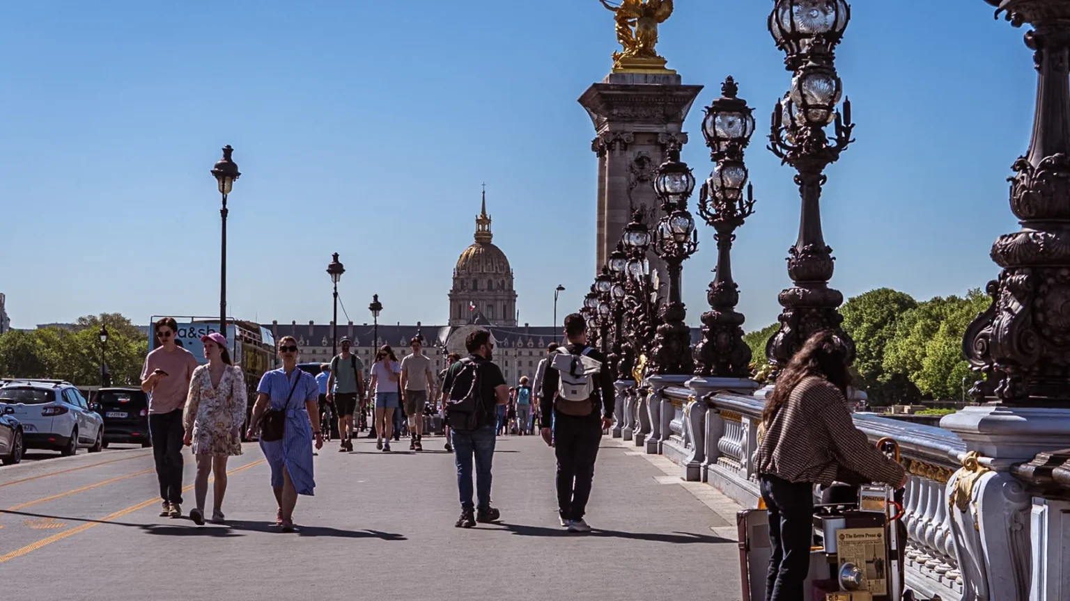 Calor Extremo na Île-de-France: Até 39°C e Noites Tropicais Prolongam Alerta Vermelho Calor Extremo na Île-de-France: Até 39°C e Noites Tropicais Prolongam Alerta Vermelho