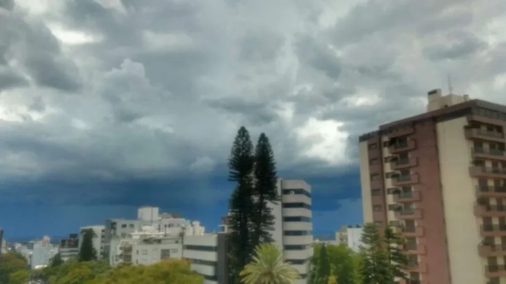 Chuva, Frio e Ciclone: Previsão do Clima para Julho no Sul do Brasil Chuva, Frio e Ciclone: Previsão do Clima para Julho no Sul do Brasil
