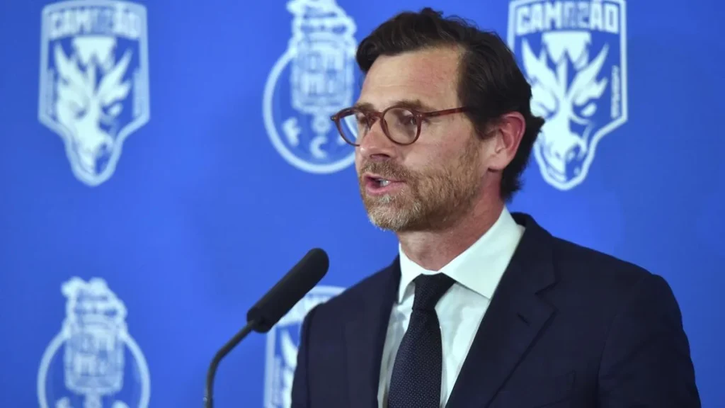 Villas-Boas abre caminho para reforço no ataque do FC Porto Villas-Boas abre caminho para reforço no ataque do FC Porto