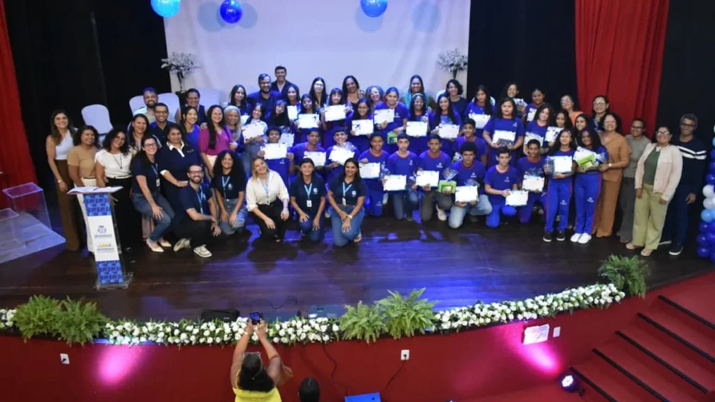 Prefeitura de São Gonçalo do Amarante celebra 130 alunos no Cultura 10 com premiações tecnológicas